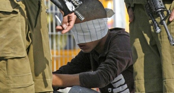 الاحتلال يعتقل طفلا من بلدة يطا وشابا من صوريف