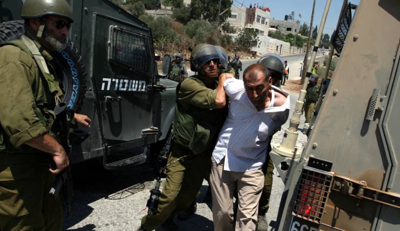 الاحتلال اعتقل (509) فلسطينيين خلال آذار المنصرم