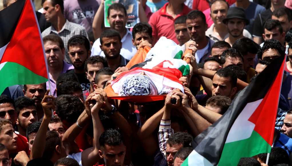 الآلاف يشيعون جثمان الشهيد حسونة في اللد إلى مثواه الأخير