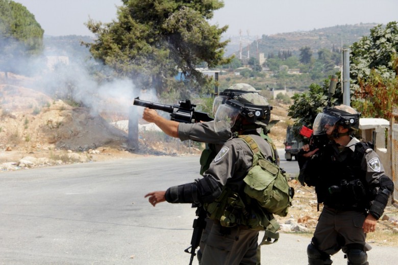 قوات الاحتلال تعتدي على مسيرة في بيت لحم