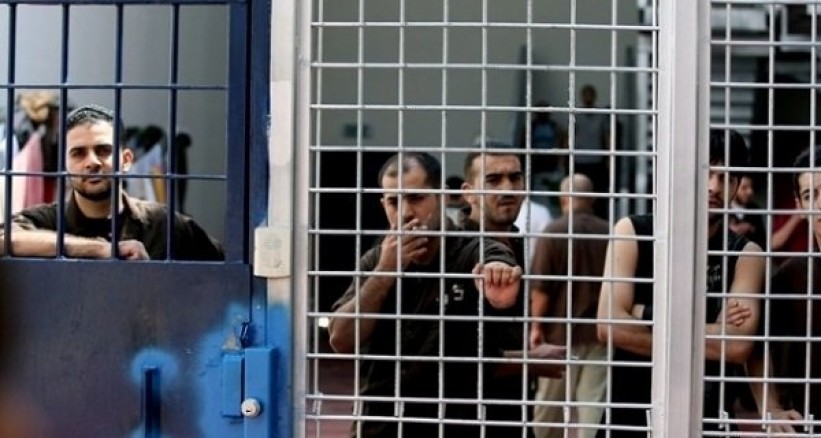 الاحتلال يقضي بسجن عدد من المقدسيين والحبس المنزلي لآخر وإبعاد مدير نادي الأسير