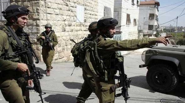 الاحتلال يستدعي مواطنين بينهما سيدة في القدس