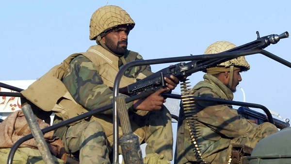 مقتل 9 إرهابيين على أيدي الجيش الباكستاني