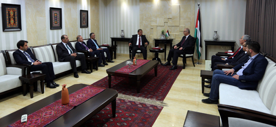الحمد الله يستقبل وفدا من مجلس الهيئة المستقلة للانتخابات الأردنية