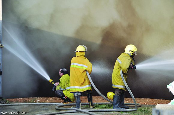 الدفاع المدني يتعامل مع 37 حادث حريق وإنقاذ