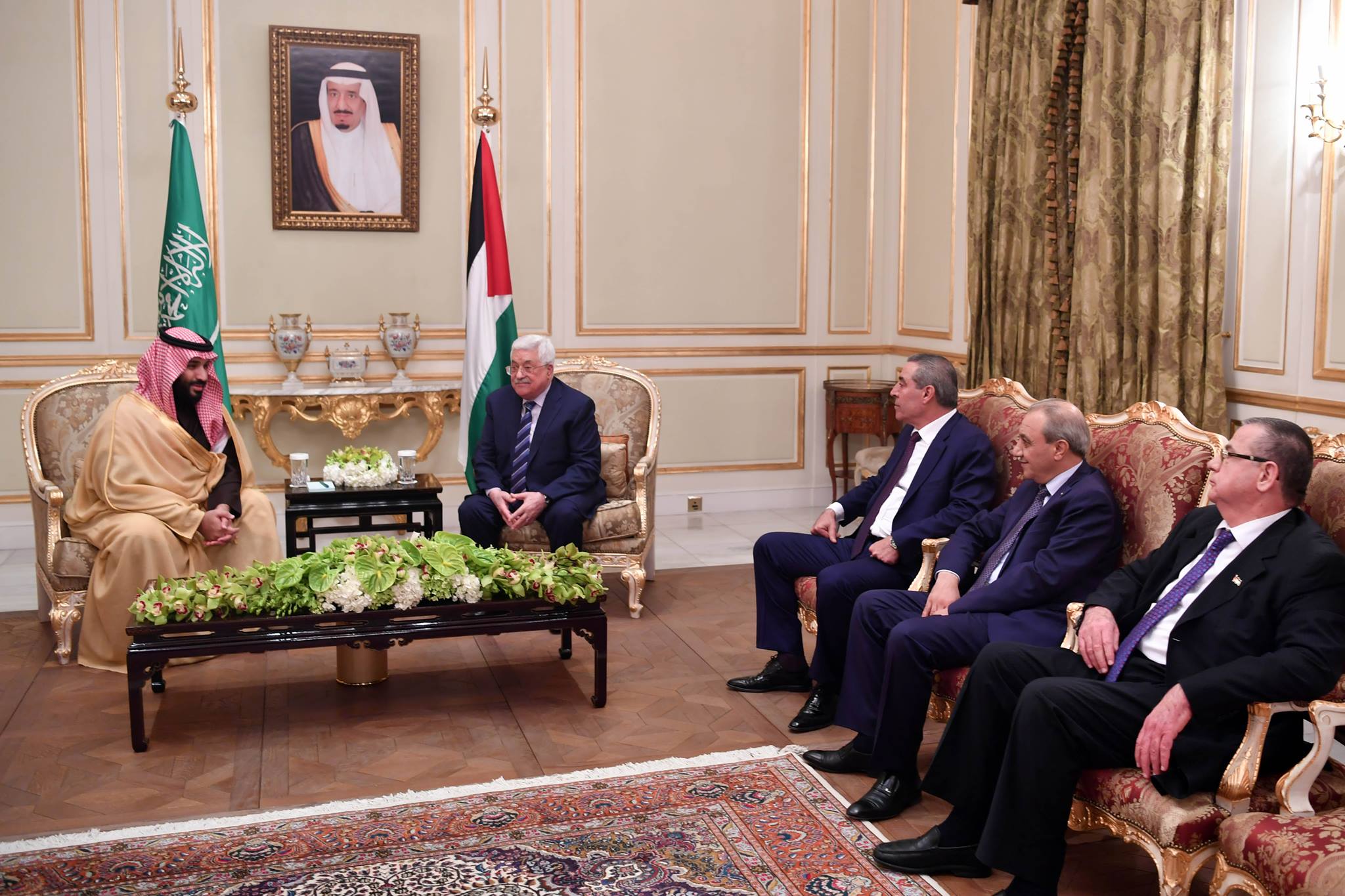 الرئيس يعقد جلسة مباحثات مع ولي العهد السعودي