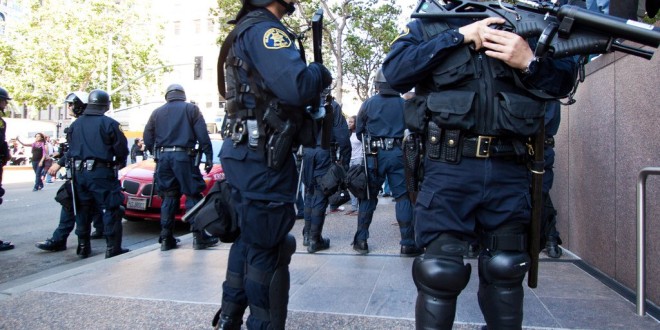 مصرع شخص واصابة 37 أمريكيا في حادثي تفجير وطعن