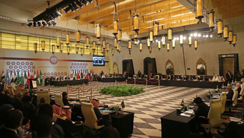 القمة العربية تتمسك بحل الدولتين وتؤكد على مكافحة الإرهاب