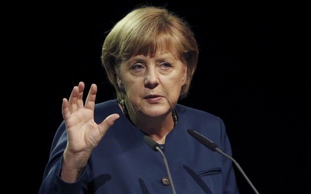 ميركل توافق على إجراءات للحد من عدد اللاجئين إلى المانيا