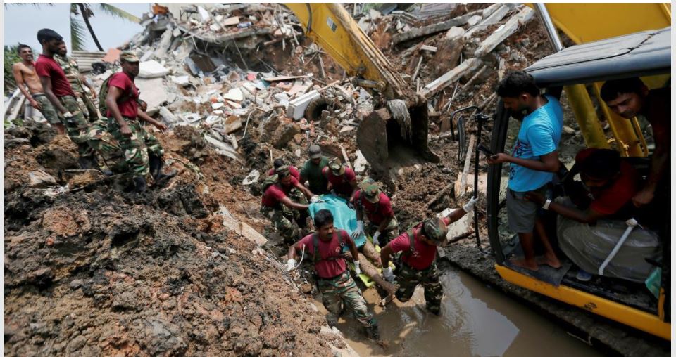 200 قتيل ضحايا “الانهيارات” في سريلانكا