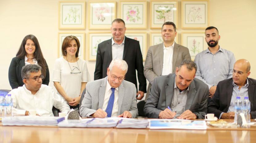 توقيع اتفاقية لتنفيذ بناء مبنى الحديقة التكنولوجية الفلسطينية-الهندية
