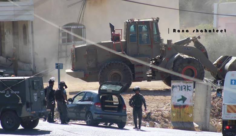 الاحتلال يشرع بتجريف أراضي المواطنين شرق يطا
