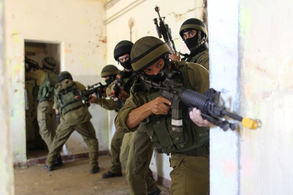 تدريب عسكري في مقر قيادة الجيش الاسرائيلي