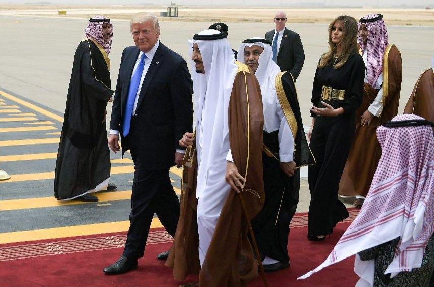 ترامب يغرد “زيارة الشرق الاوسط تؤتي ثمارها “