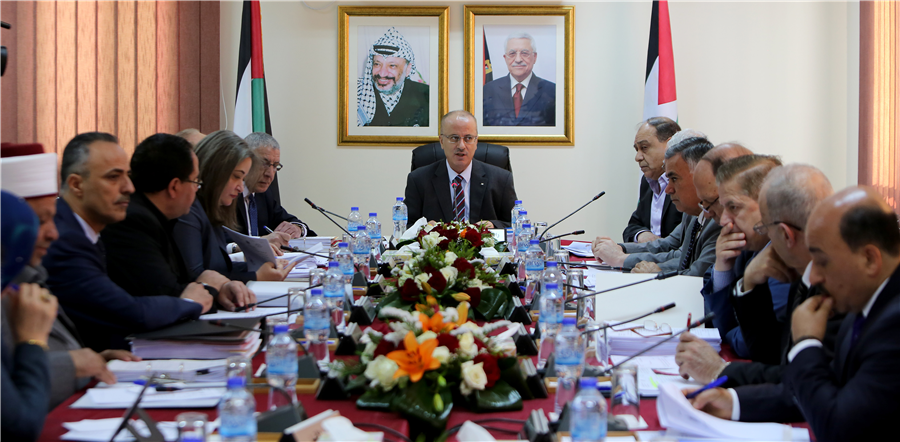مجلس الوزراء جاهزون لتسلم الوزارات في غزة ويؤكد ضرورة التزام حماس بخطة الرئيس لاستعادة الوحدة