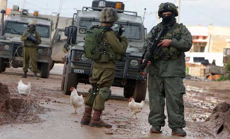 طائرات إسرائيلية تلقي مواد “مشبوهة” جنوب نابلس في الضفة الغربية