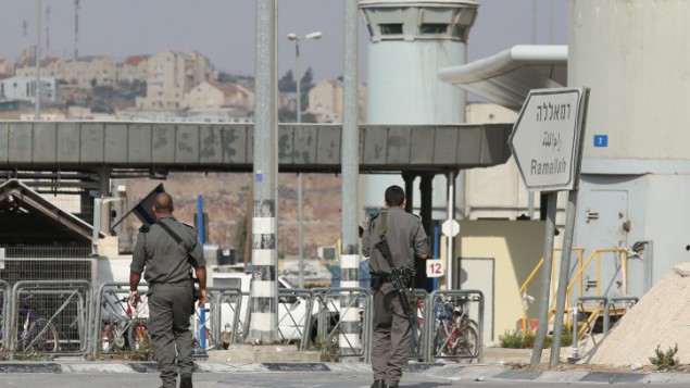 الشرطة الاسرائيلية توقف جنديين إسرائيليين سرقا وتحرشا بفلسطينيات!