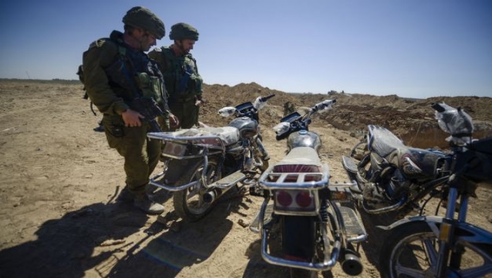 جيش إسرائيل يستعد لمواجهة مقاتلين فلسطينيين على دراجات نارية