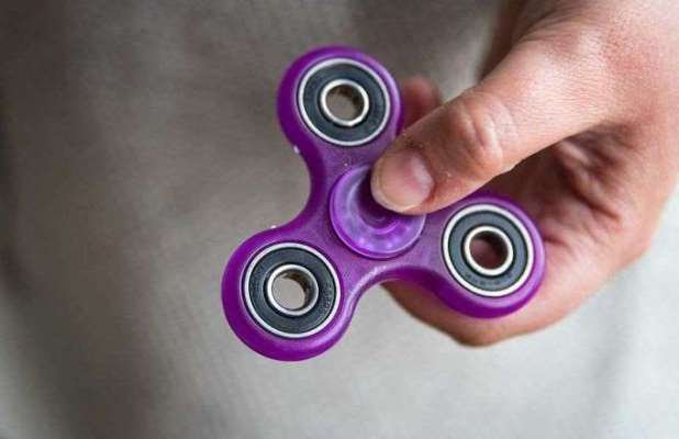 ما لا تعرفونه عن هذه اللعبة (Fidget Spinner )