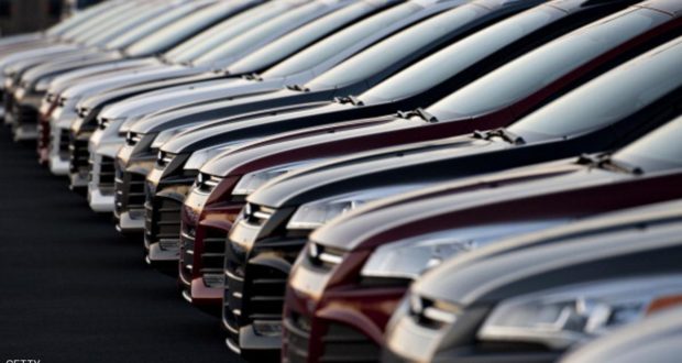 A row of 2014 Ford Motor Co. Focus vehicles sit on display at Uftring Ford in East Peoria, Illinois, U.S., on Saturday, Nov. 30, 2013. Automakers entered their year-end sales push in November with the most cars and trucks on U.S. dealer lots in eight years, a buildup thats poised to test the industrys newfound pricing discipline. Photographer: Daniel Acker/Bloomberg via Getty Images