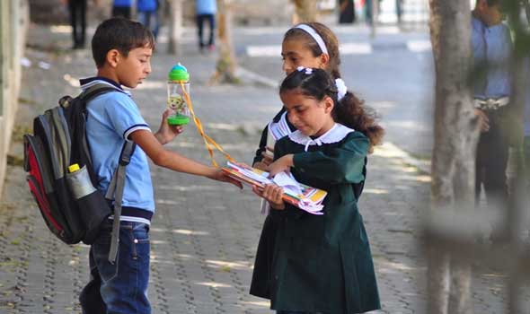 وزارة التعليم الاسرائيلية: عودة طلاب المرحلة الإعدادية إلى المدارس بداية الأسبوع المقبل
