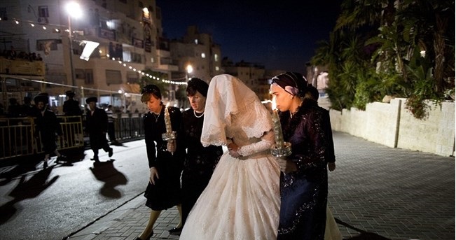 احتجاج العرائس الإسرائيليات ضد التكاليف الباهظة