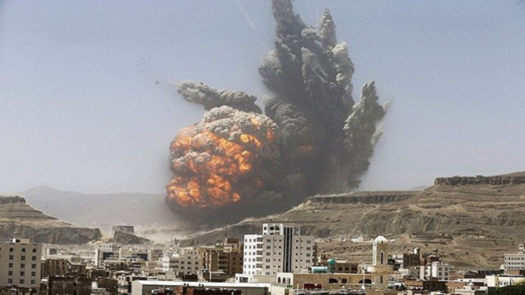 مقاتلات التحالف تقصف مقر الاستخبارات العسكرية وسط المدينة القديمة في صنعاء