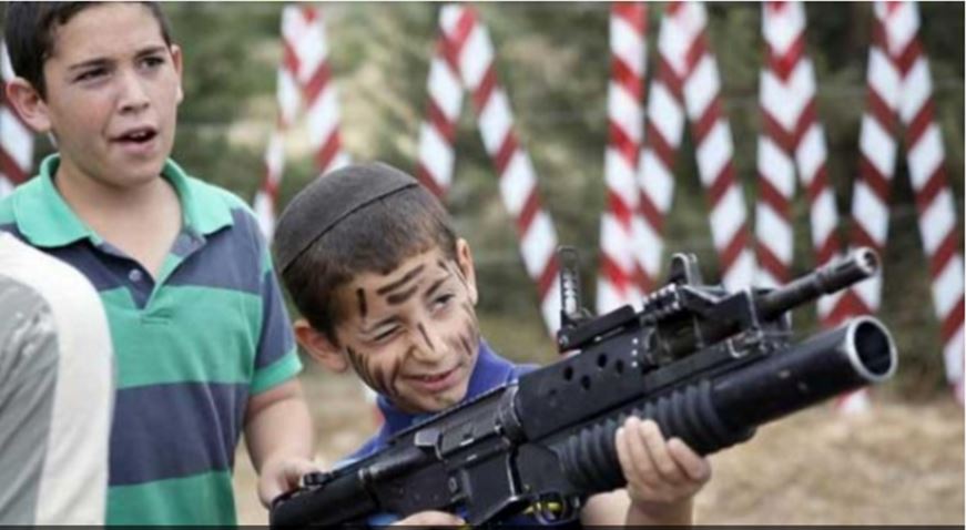 مخيمات إسرائيلية تستقطب سياحًا للعب دور جنود يقتلون فلسطينيين