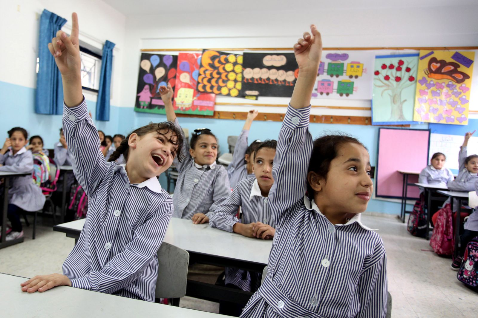 لصالح رواتب موظفيها-حماس تنهب اموال طلبة المدارس بقيمة 27 مليون شيكل