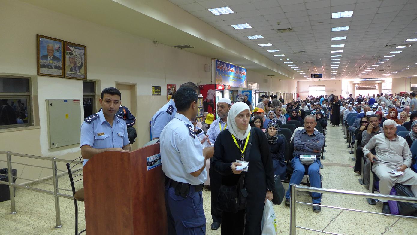 الشرطة: 35 ألف مسافر تنقلوا عبر معبر الكرامة الأسبوع الماضي