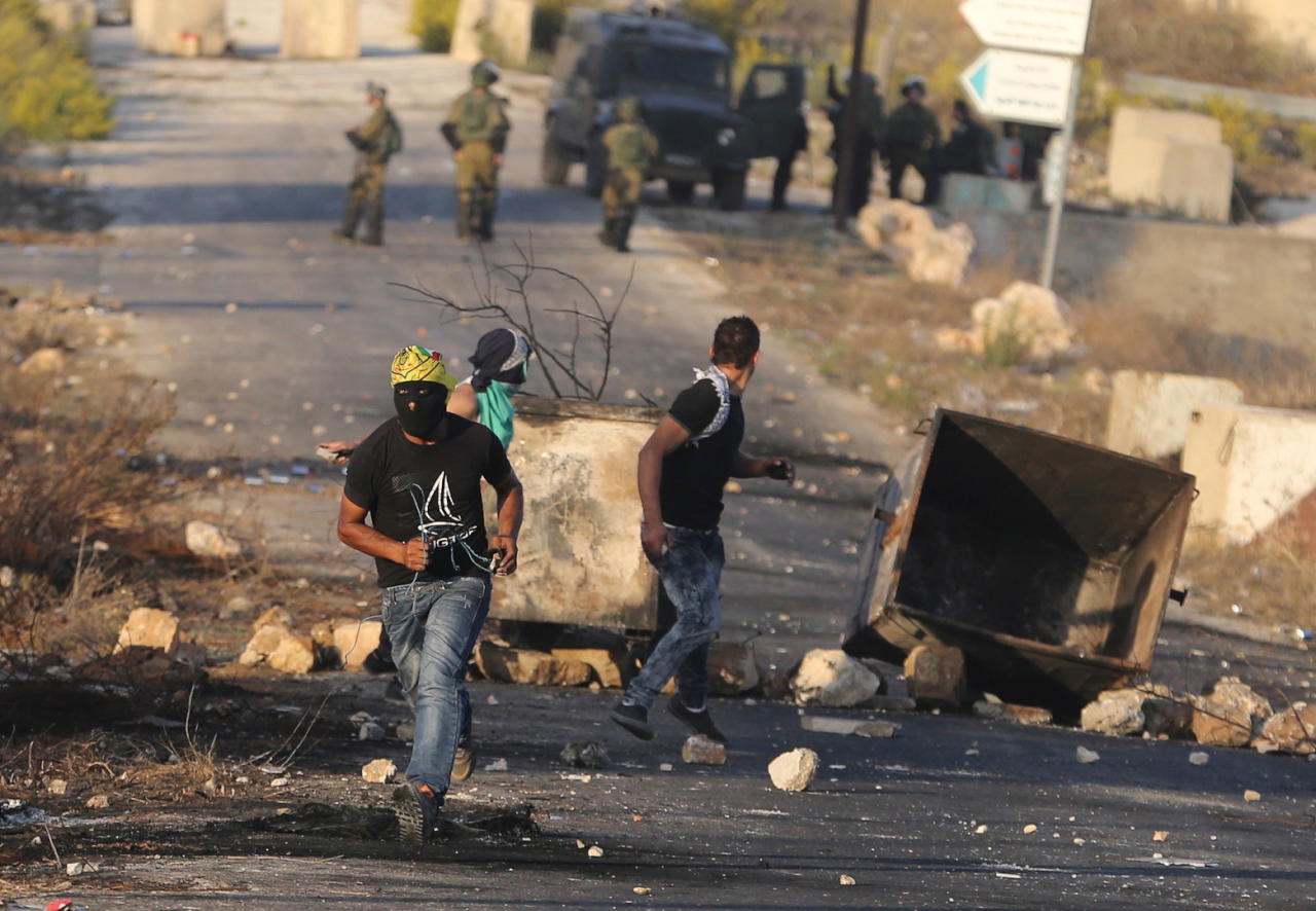 إصابة عشرات المواطنين بينهم مصور صحفي بالغاز في بيت لحم