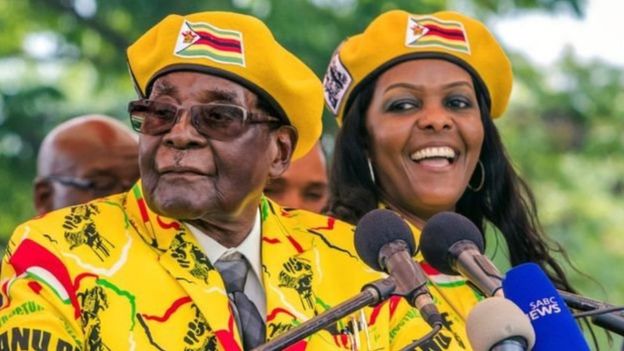 الحزب الحاكم بزيمبابوي يطالب باستقالة موغابي من زعامته