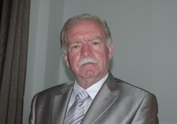 صغير النوائب والأسرى كبار المناقب