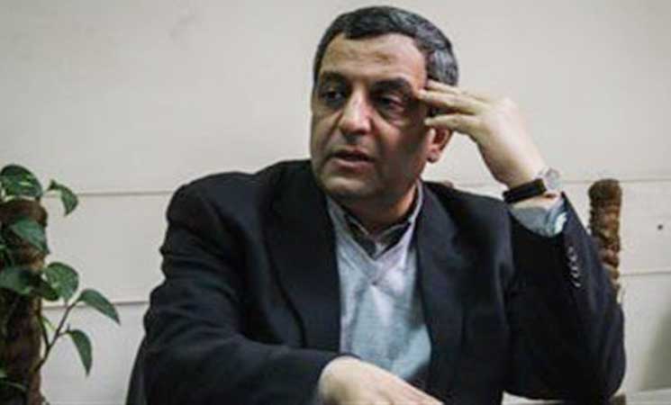 الحبس سنة مع ايقاف التنفيذ لنقيب الصحافيين المصريين السابق بتهمة اخفاء صحافيين مطلوبين