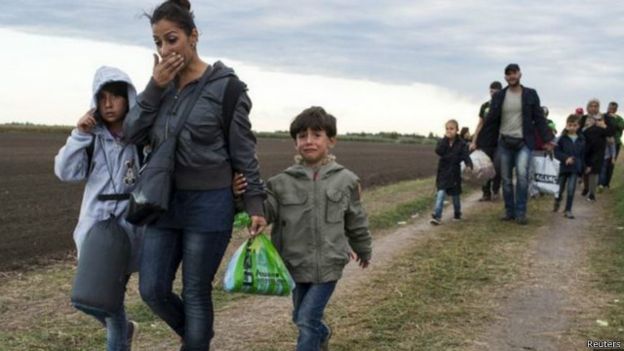 توقع وصول 300 ألف مهاجر غير قانوني لأوروبا