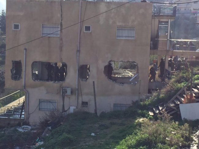 الاحتلال يهدم منزل الشهيد مصالحة في قرية حجة